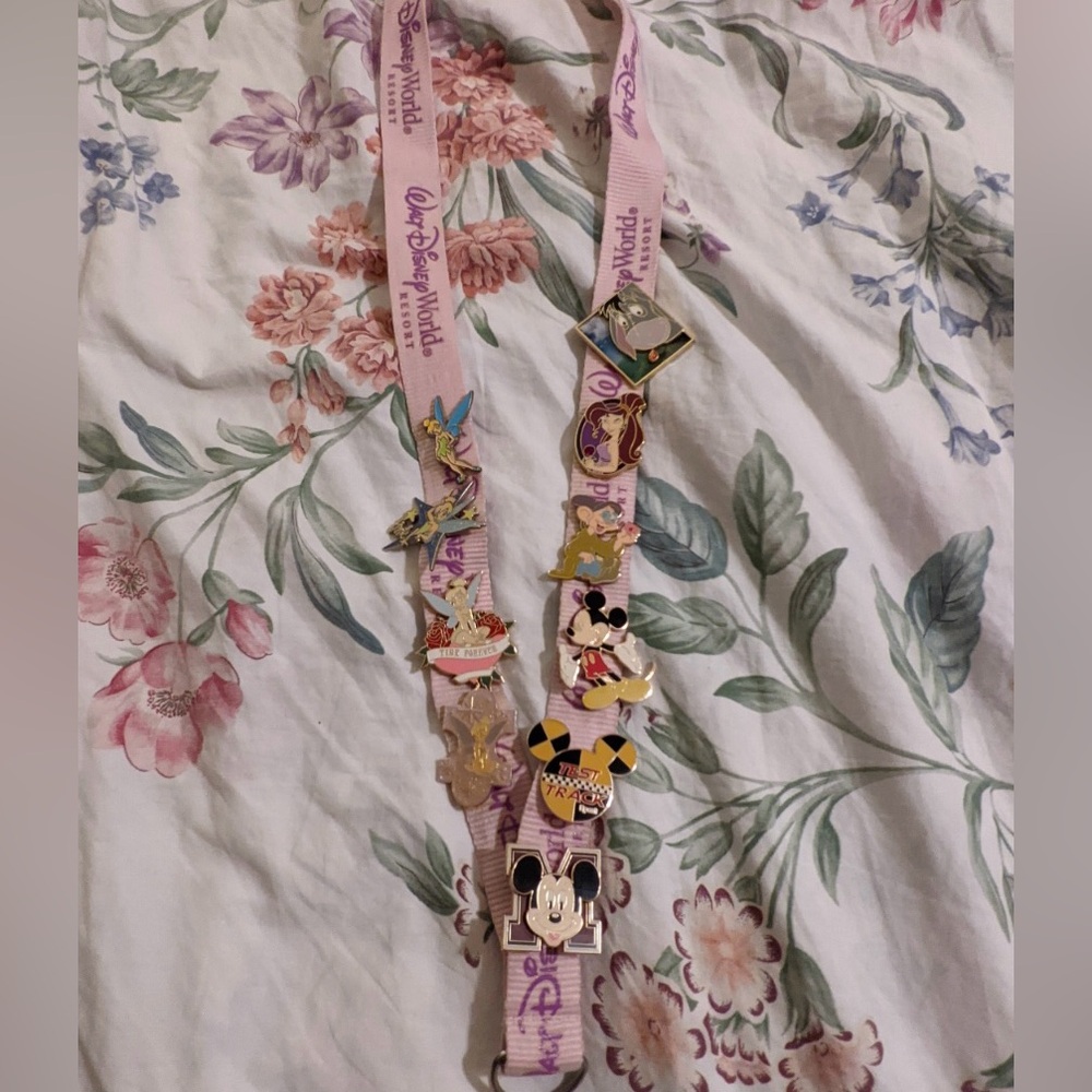 Vintage Disney World pin collection & lanyard - Picture 1 of 13